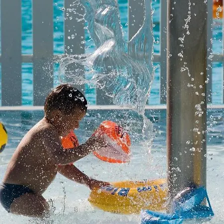 Camping De La Bourgnatelle Camping 4*