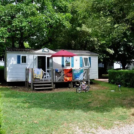 Camping De La Bourgnatelle 4*